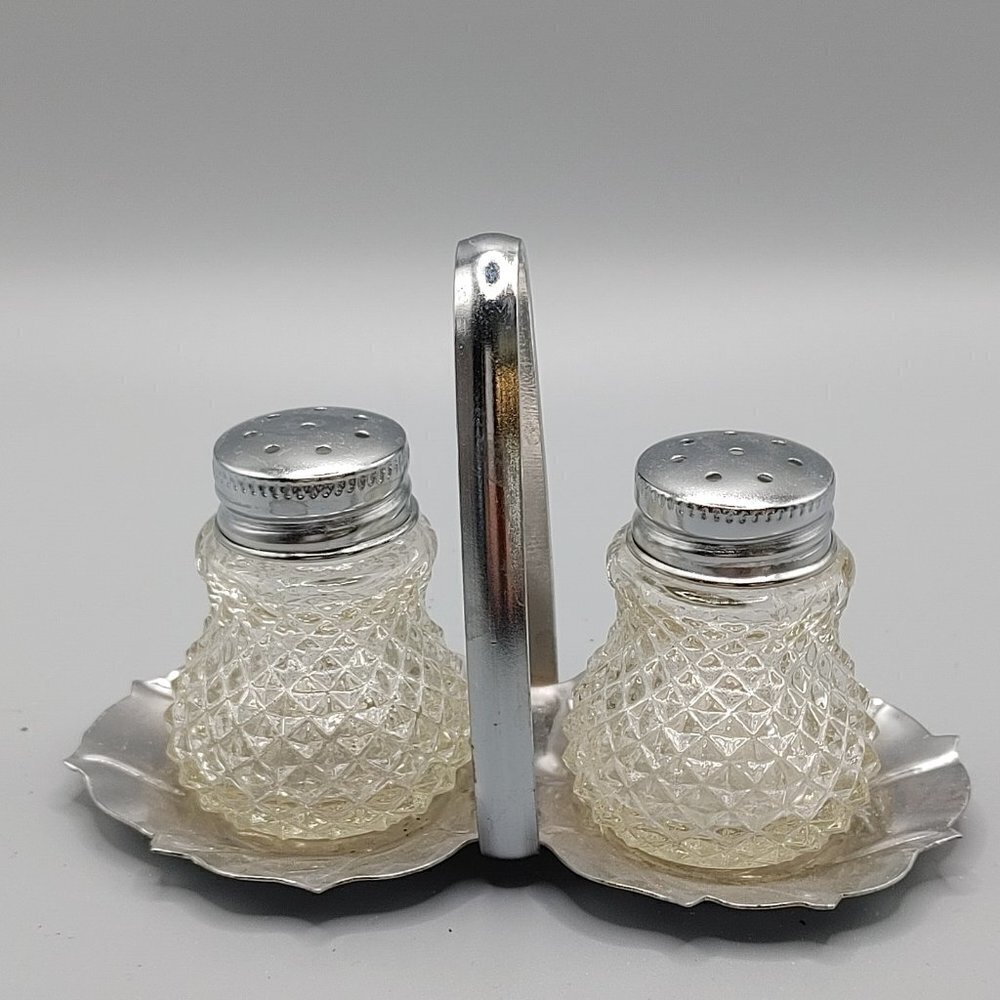 Vintage Grace Clear Glass 1.75” w/stand Diamond Point Mini Salt & Pepper Shakers